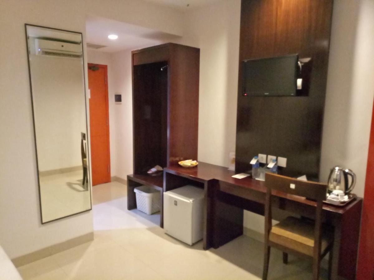 Jelita Bandara Hotel Banjarbaru Exteriör bild