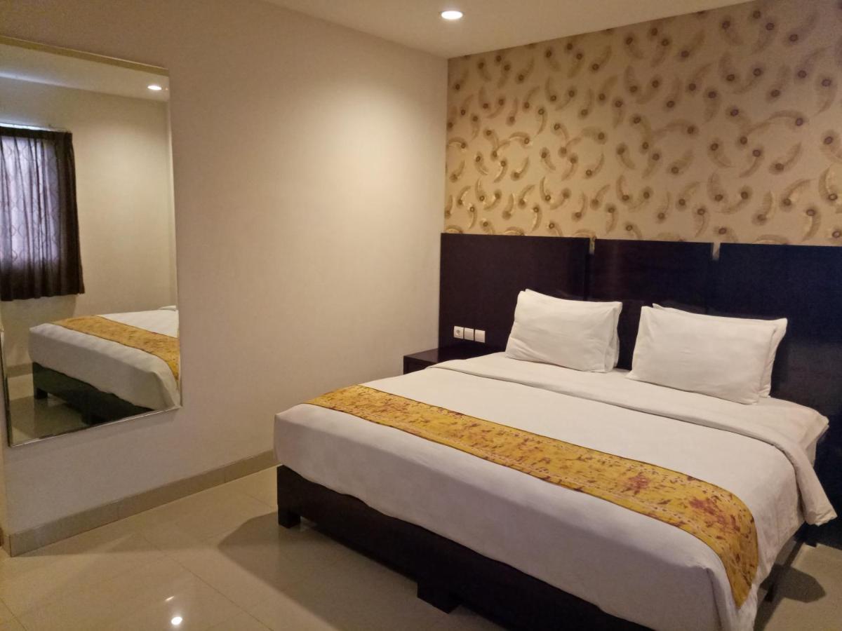 Jelita Bandara Hotel Banjarbaru Exteriör bild