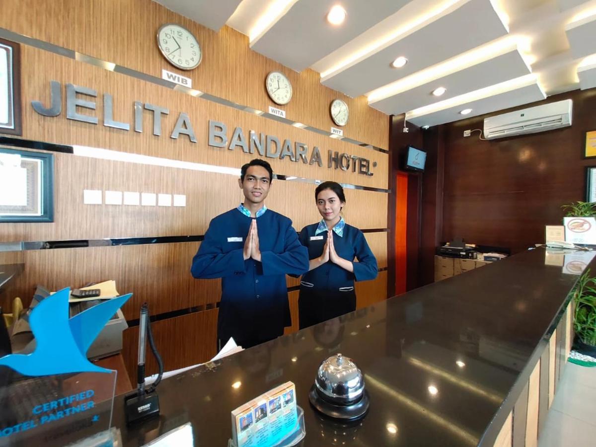 Jelita Bandara Hotel Banjarbaru Exteriör bild